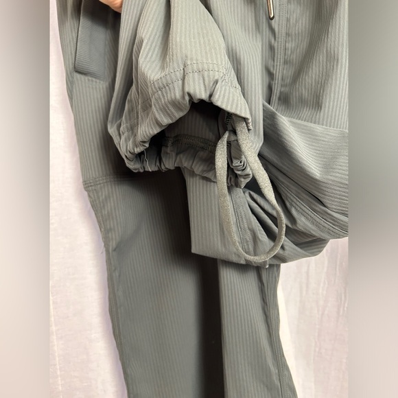 Lululemon Ruched Joggers - Picture 2 of 7